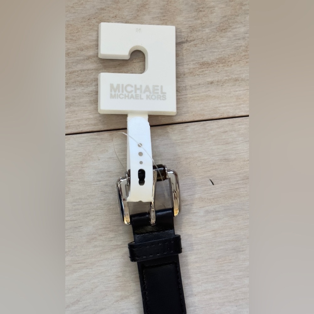 Michael Kors skinny belt. Size:M
